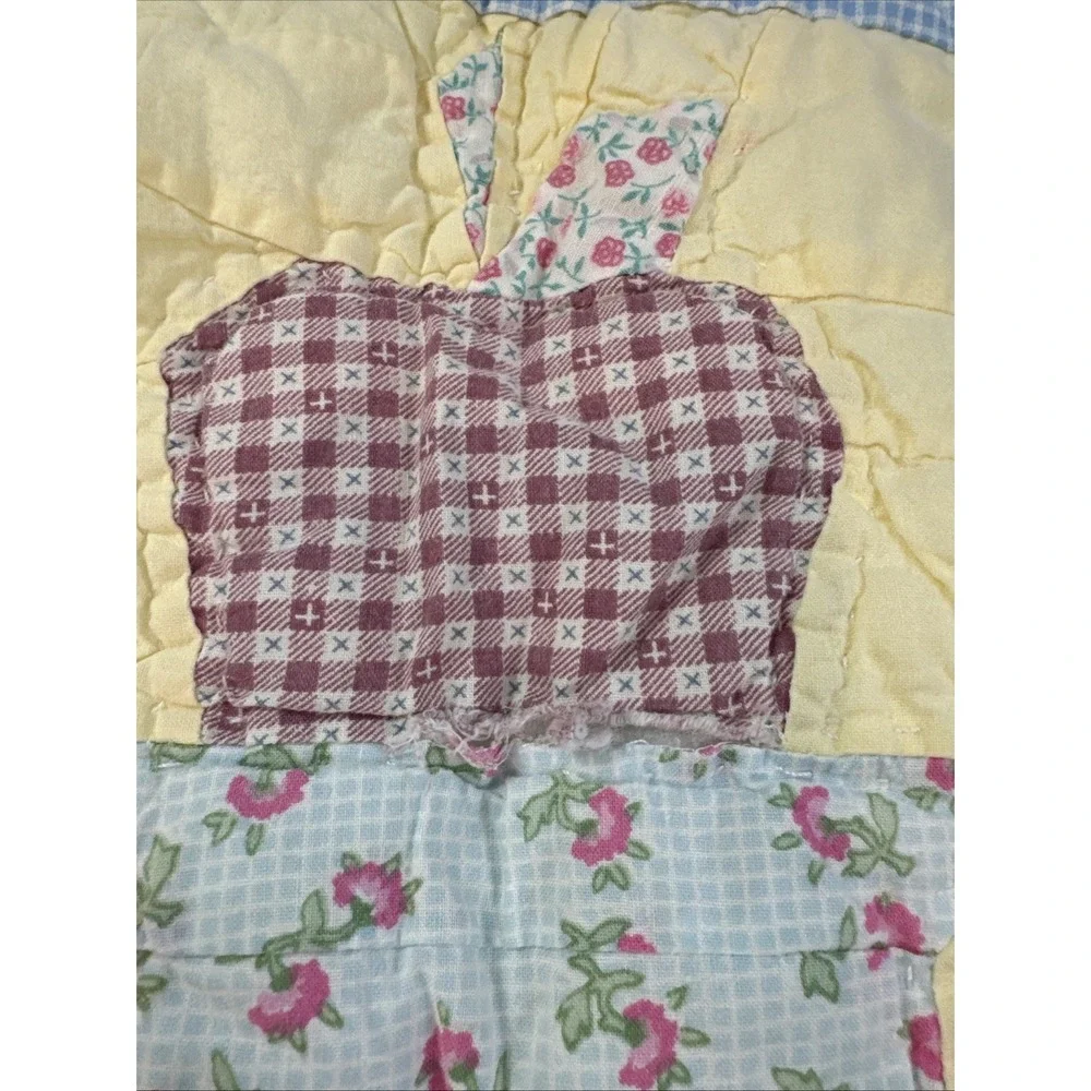 Vintage Baby Crib Quilt Appliqued A B‎ C Animals Machine Stitched 42
